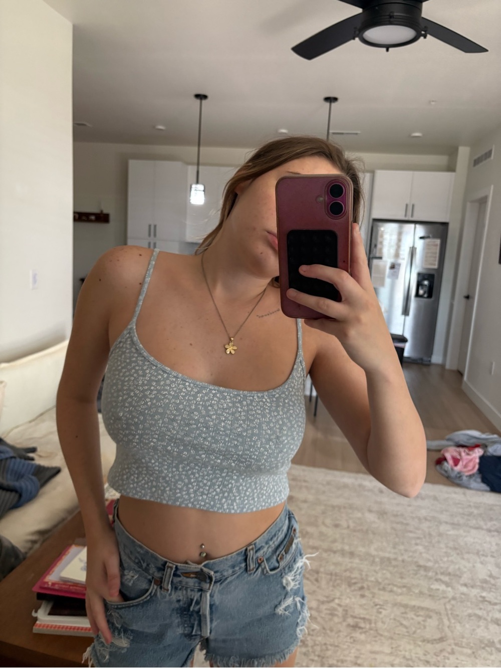 Brandy Melville Light Gray Floral Ribbed Cropped Tank - Picture 3 of 5